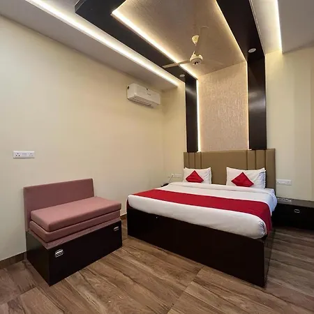 Mayur Palace, Agra